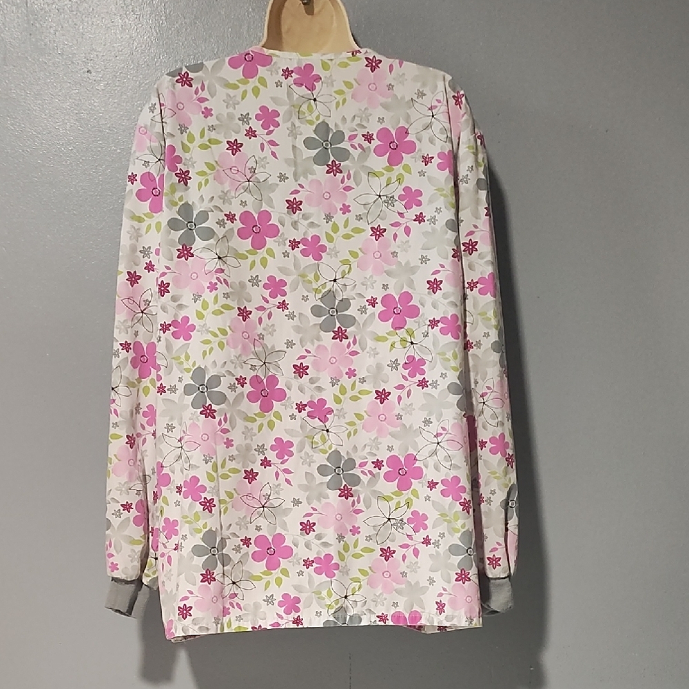 Floral Women's Nurses Scrub Jacket - Pink and Gray - Picture 10 of 17